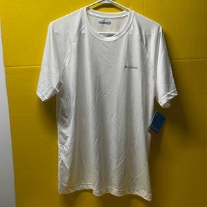 Columbia Sportswear Company white short sleeve tshirt. Mens size medium New